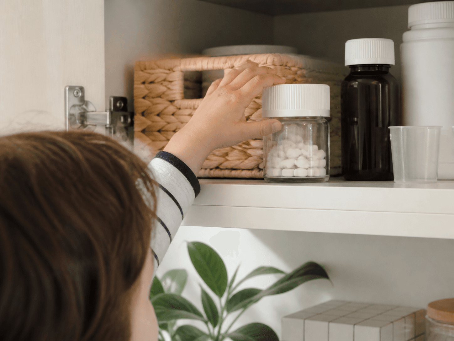 Child-resistant Cap used for products stored where children live in a medicines at home setting