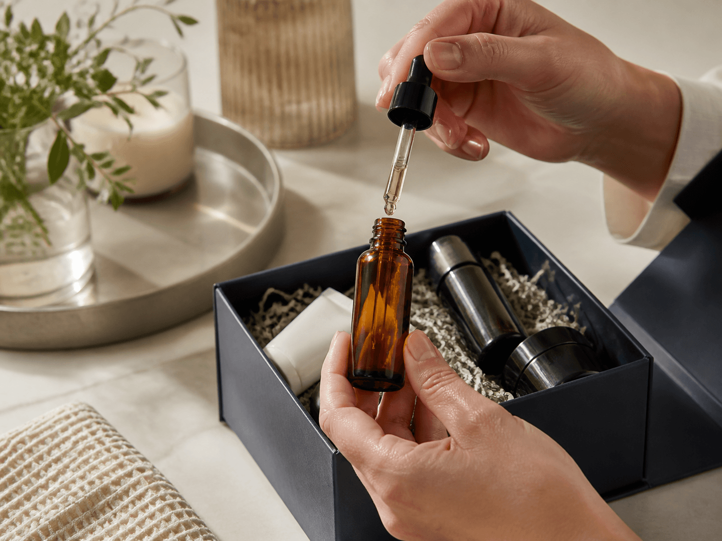Dropper Serum Bottle used for trial sizes and regimen kits in a sample & discovery setting
